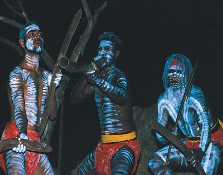 aboriginal-dance-red-centre-dreaming-alice