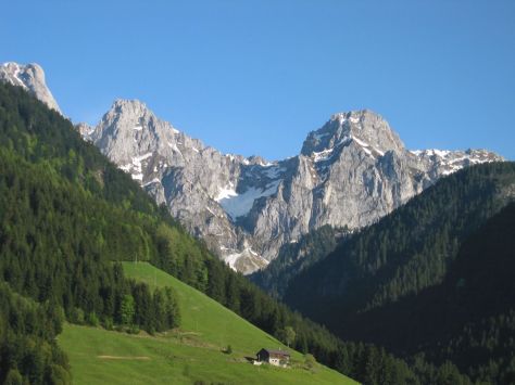 mountain-view-of-the-Swiss-Alps