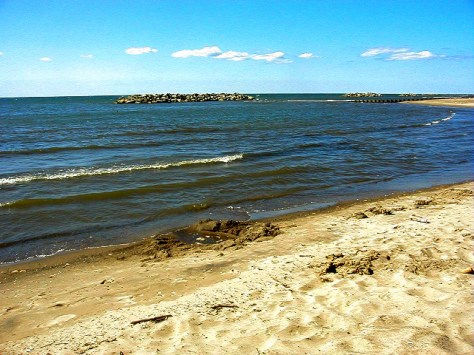My hometown, Erie, Pa. The Peninsula...5 miles of pristine beaches, walking paths and cross country skiing. Photograph and copyright 2001 by Barbara Mattio